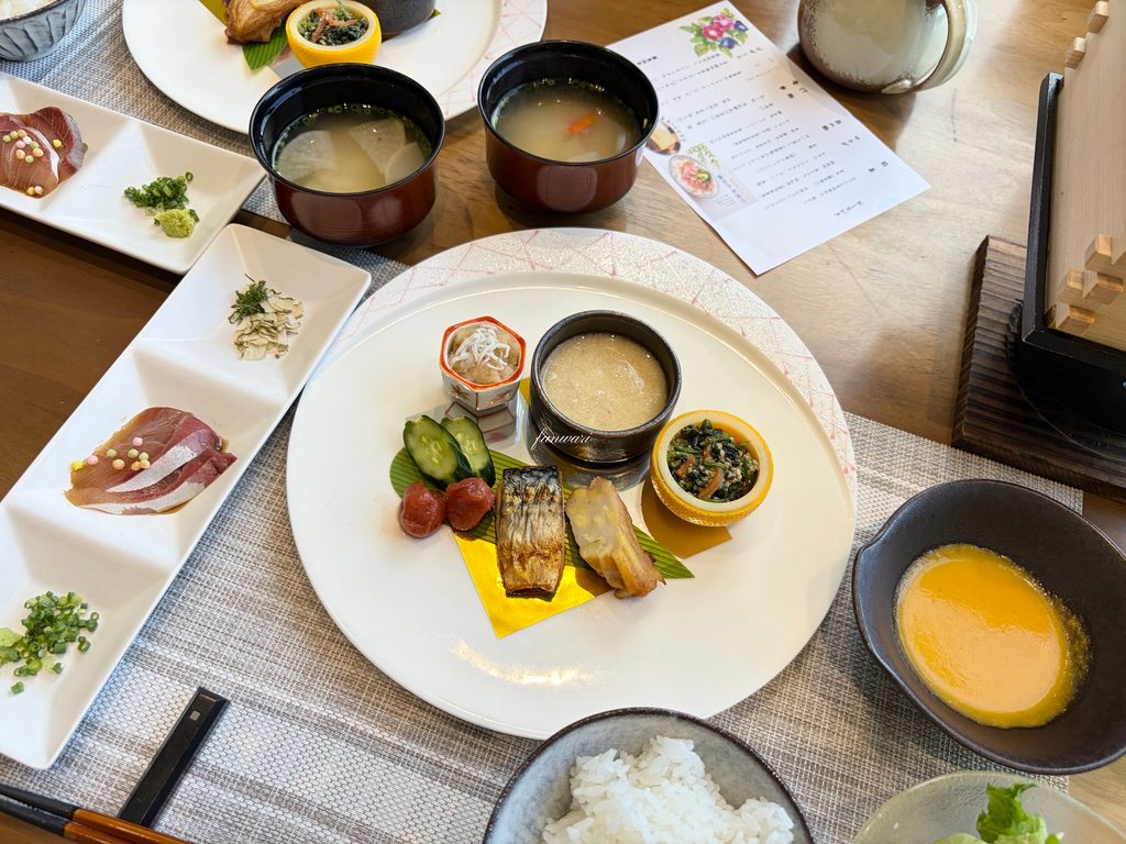 鰤出汁茶漬けで目覚める 霧島朝ごはん